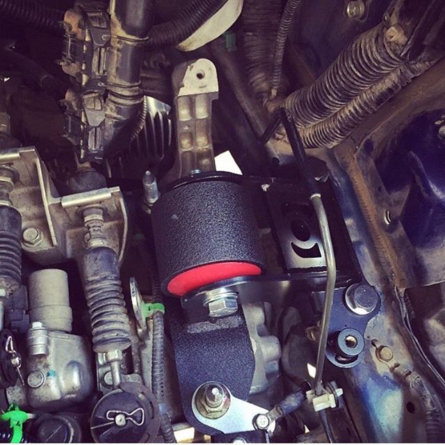 Innovative 2006 - 2011 Honda Civic Si K - Series Manual Transmission Replacement Mount Kit with Unique Vibration - Minimizing Design